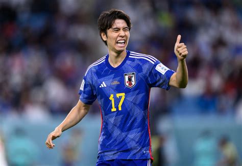 Ao Tanaka: Leeds United sign Japan midfielder from Fortuna.